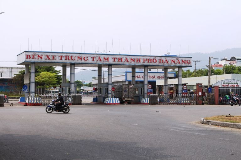 Hình ảnh bến xe Trung tâm TP. Đà Nẵng vắng khách khi bùng phát dịch Covid-19. Ảnh: TL