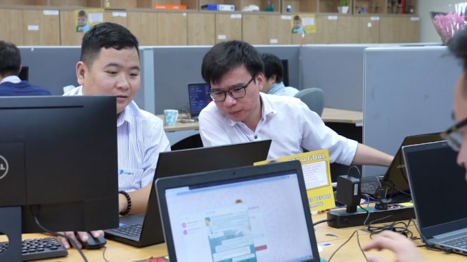 Cùng với nhân sự của Bộ Công an triển khai Dự án, các kỹ sư công nghệ của VNPT cũng đã làm việc bất kể ngày đêm để Dự án “về đích” trong thời gian ngắn nhất.