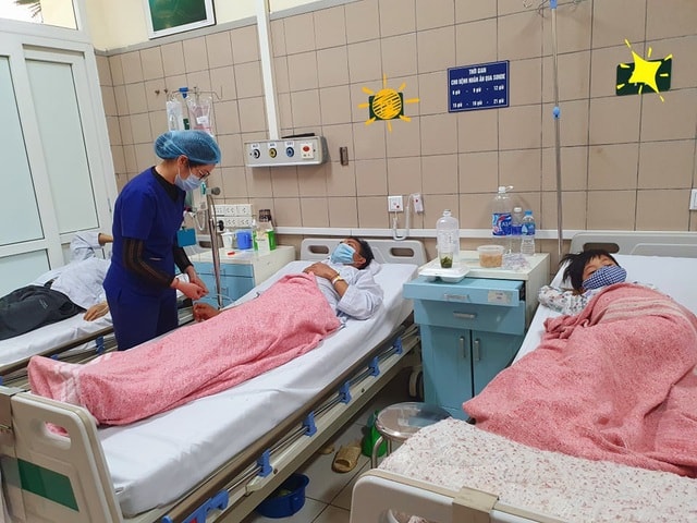 Hiện hai bố con bệnh nhân đã tỉnh, sức khỏe đã ổn định. Ảnh: dantri.com.vn