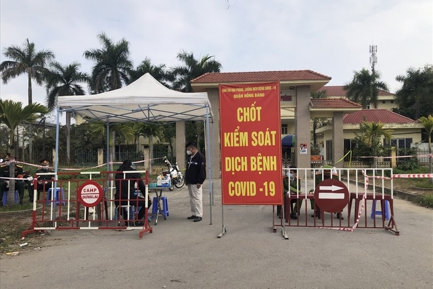 Nam điều dưỡng Bệnh viện GTVT Hải Phòng và bạn gái xét nghiệm lần 4 âm tính Covid-19. Ảnh: TL