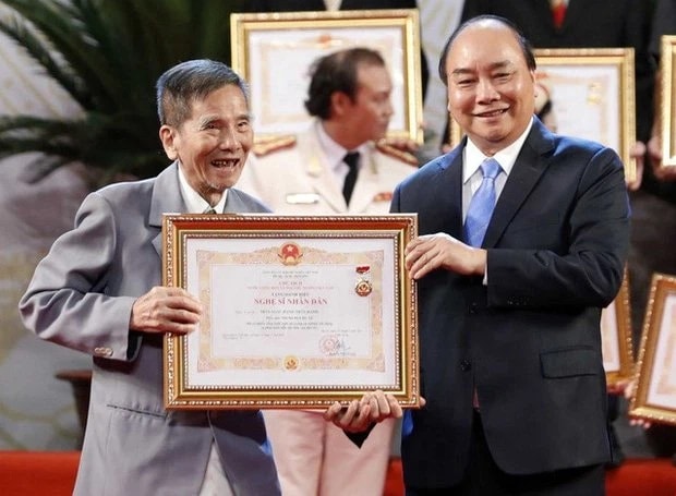 Tháng 8/2019, nghệ Trần Hạnh được trao tặng danh hiệu NSND.