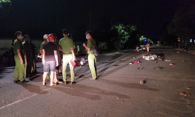 Công an có mặt hiện trường xử lý vụ việc. Ảnh: thanhnien.vn