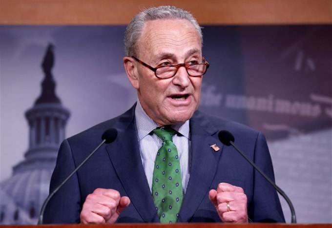Lãnh đạo Đa số Thượng viện Chuck Schumer - Ảnh: Reuters
