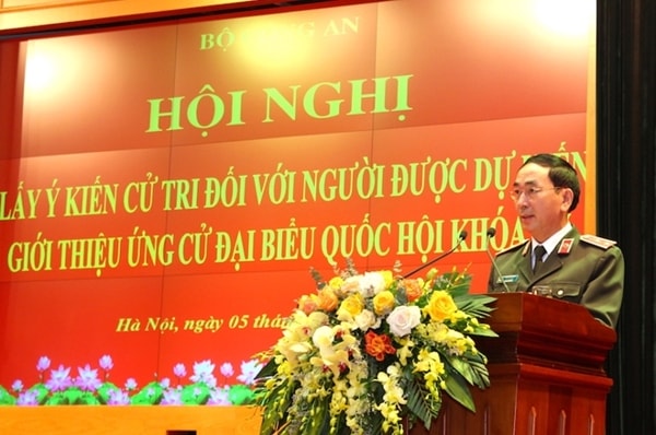 Thay mặt các các cán bộ của cơ quan Bộ Công an được giới thiệu ứng cử, Trung tướng Trần Quốc Tỏ phát biểu tại hội nghị