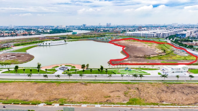 Đối với Công viên chuyên đề (công viên nước) mà các kênh đang thông tin là đã triển khai xây dựng và hoàn thiện, Tập đoàn Vạn Phúc khẳng định không có hoạt động xây dựng nào ở khu vực này