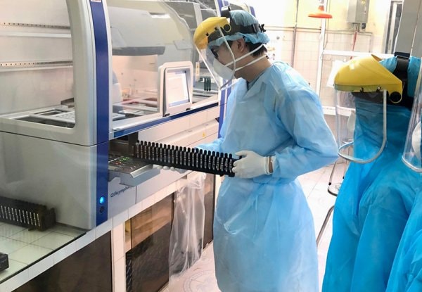 Lãnh đạo UBND TP. Hải Phòng vừa có văn bản đồng ý với đề xuất của Sở Y tế về việc phát hiện sớm dịch bệnh Covid-19 đap ứng tình hình nhiễm chủng virus biến thể mới. Ảnh: TL