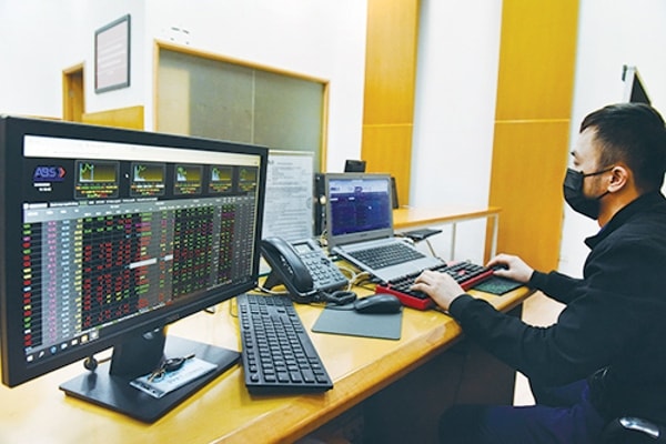 Nhà đầu tư thận trọng cao độ trước ngưỡng 1.200 điểm