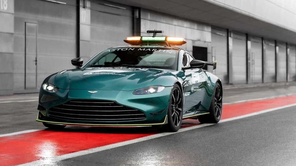 Aston Martin làm xe an toàn và y tế cho đường đua F1. Ảnh: Aston Martin