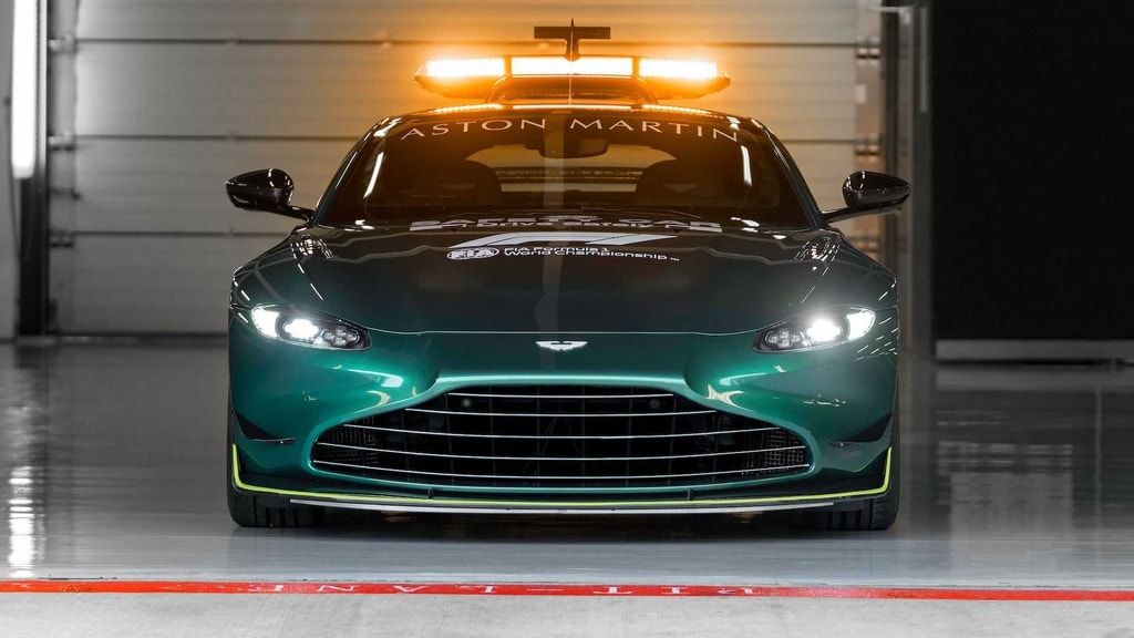Aston Martin làm xe an toàn và y tế cho đường đua F1. Ảnh: Aston Martin
