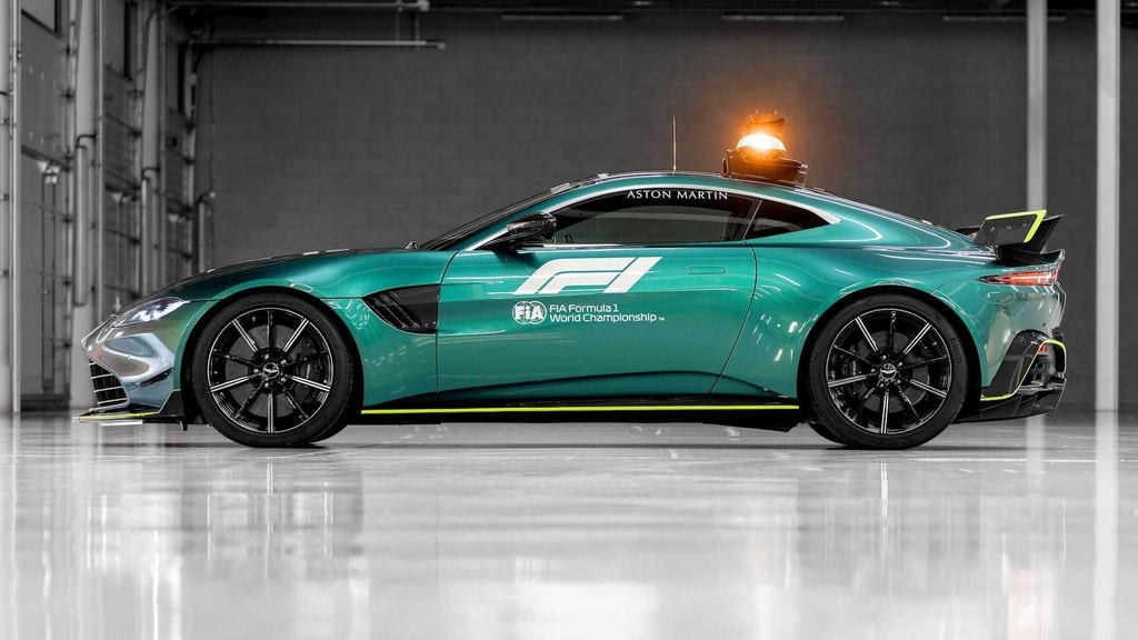 Aston Martin làm xe an toàn và y tế cho đường đua F1. Ảnh: Aston Martin