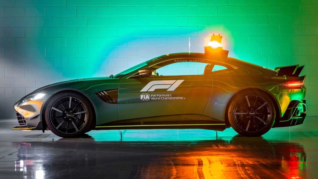 Aston Martin làm xe an toàn và y tế cho đường đua F1. Ảnh: Aston Martin