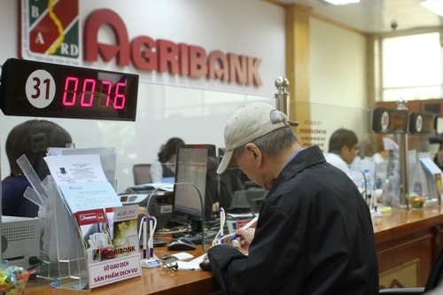 Bộ tài chính phân công cho Ngân hàng Nhà nước giám sát gián tiếp trong việc đầu tư bổ sung vốn điều lệ cho Ngân hàng Nông nghiệp và Phát triển nông thôn Việt Nam.