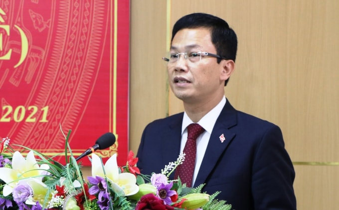 Tân Chủ tịch UBND TP Hà Tĩnh Nguyễn Trọng Hiếu phát biểu nhận nhiệm vụ. Ảnh N.O/BHT