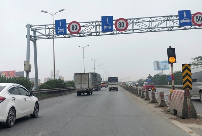 Giảm tốc độ phương tiện trên cầu Thanh Trì (Hà Nội) xuống 60km/h. Ảnh: TL