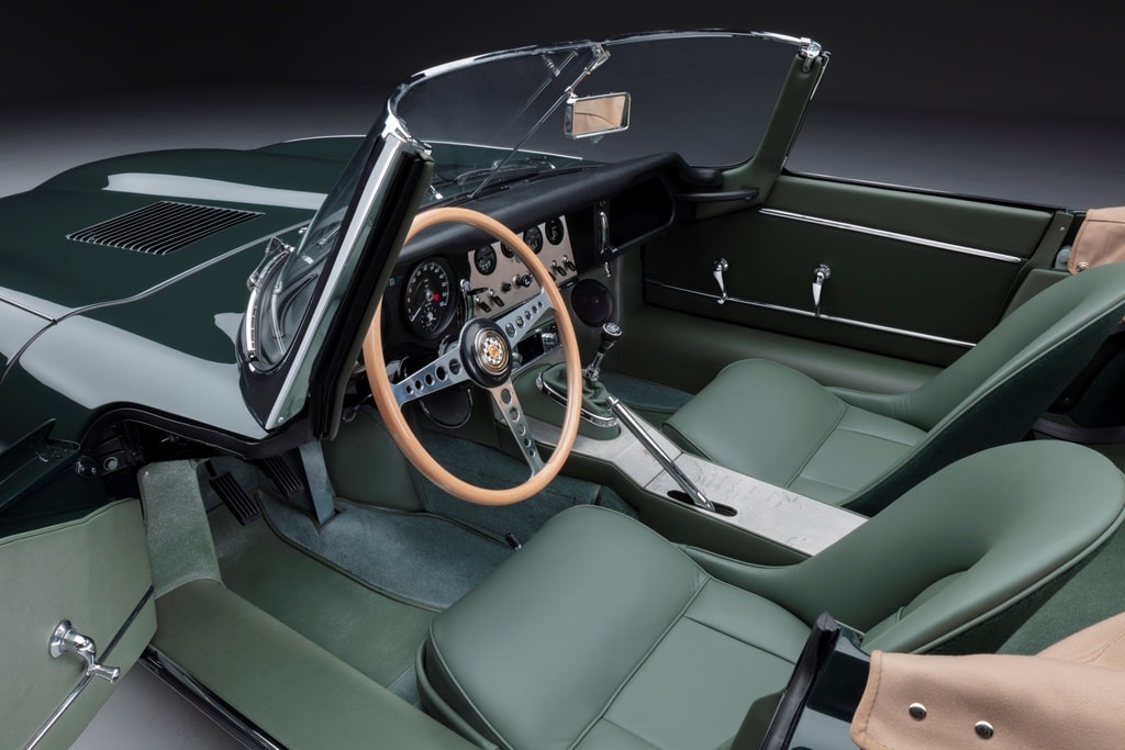 Bộ sưu tập Jaguar E-Type 60 với tổng cộng 12 chiếc E-Type được hồi sinh. Ảnh: Jaguar