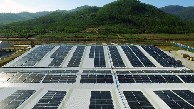 Dự kiến đến cuối năm 2021, hệ thống năng lượng mặt trời sẽ được Vinamilk triển khai trên tất cả 12 trang trại cả nước
