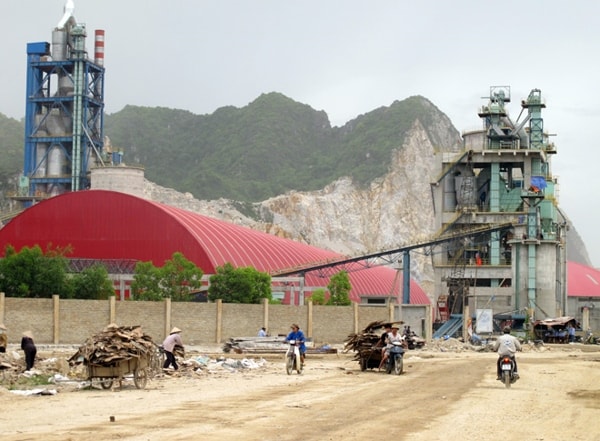 Một nhà máy xi măng tại tỉnh Hà Nam. Ảnh minh họa