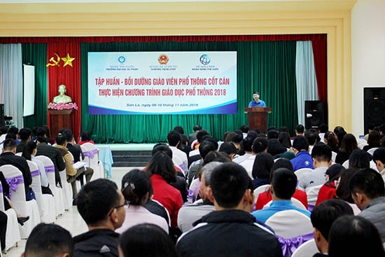 Hiện công tác bồi dưỡng giáo viên vẫn được các địa phương triển khai (ảnh nguồn internet).