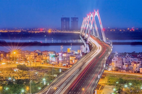 Cầu Nhật Tân. Ảnh: hanoimoi.com.vn.