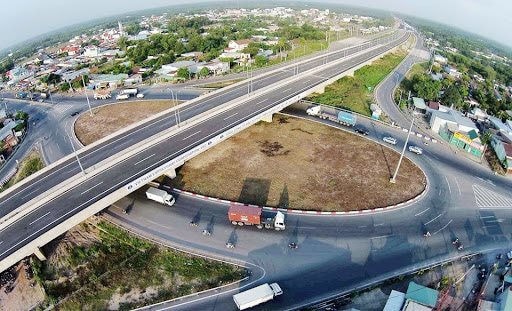 Việc đẩy mạnh nâng cấp, mở rộng và phát triển các dự án mới nhằm giảm áp lực giao thông và tăng tính kết nối liên vùng đã đưa bất động sản Đồng Nai thành tâm điểm thị trường
