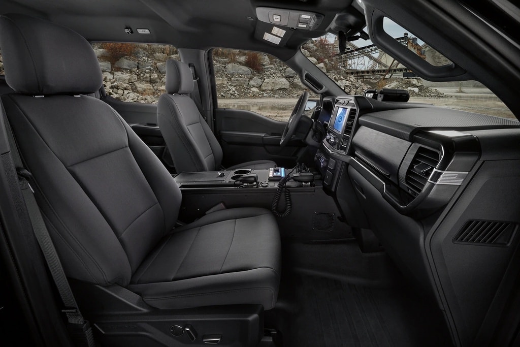 Phiên bản xe cảnh sát Ford F-150 Police Responder 2021 có giá bán khoảng 44.000 USD. Ảnh: Ford