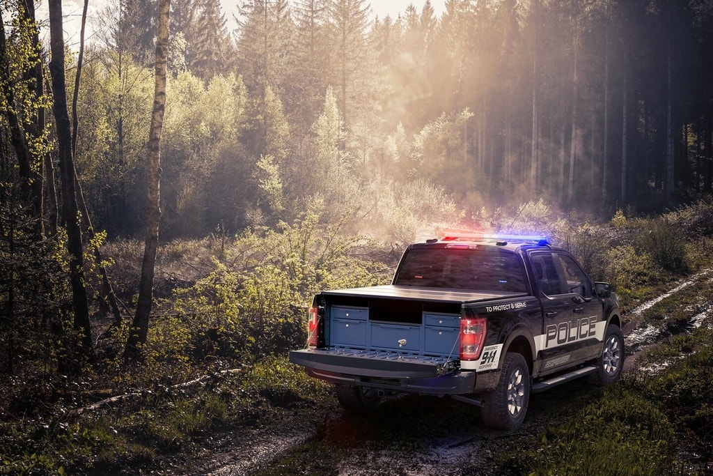 Phiên bản xe cảnh sát Ford F-150 Police Responder 2021 có giá bán khoảng 44.000 USD. Ảnh: Ford