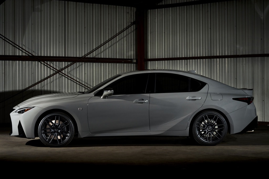 Lexus IS 500 F Sport Performance Launch Edition được sản xuất giới hạn 500 chiếc. Ảnh: Lexus