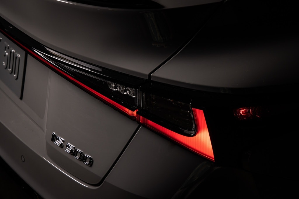 Lexus IS 500 F Sport Performance Launch Edition được sản xuất giới hạn 500 chiếc. Ảnh: Lexus
