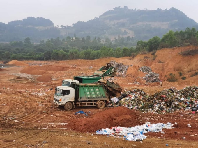 Đơn thị được UBND TP Vĩnh Yên thuê vận chuyển rác là Công ty Môi trường và Đô thị Vĩnh Yên