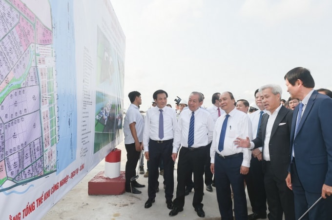 Thông tin trên Cổng thông tin Sở Công thương tỉnh Long An cho thấy: Nhà máy điện Long An I và Long An II sử dụng nhiên liệu khí thiên nhiên hóa lỏng (LNG). Công suất dự kiến: 3.000MW, bao gồm 2 nhà máy Tuabin khí chu trình hỗn hợp (TBKCTHH), công suất mỗi nhà máy 1.500MW.