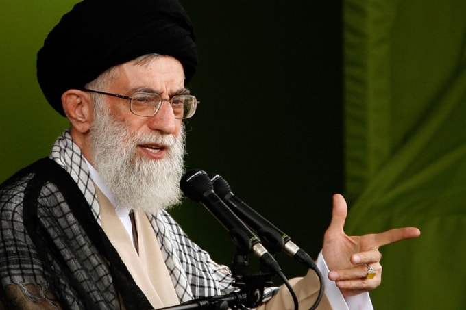 Lãnh tụ tối cao Iran Khamenei tái khẳng định quan điểm của Iran về thỏa thuận hạt nhân, rằng Iran sẽ không lùi bước để đổi lấy việc gỡ lệnh trừng phạt của Mỹ - Ảnh: Omer Carmi