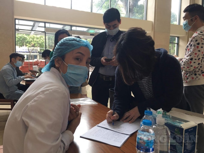 Khu vực phóng viên đăng ký thông tin lấy mẫu.