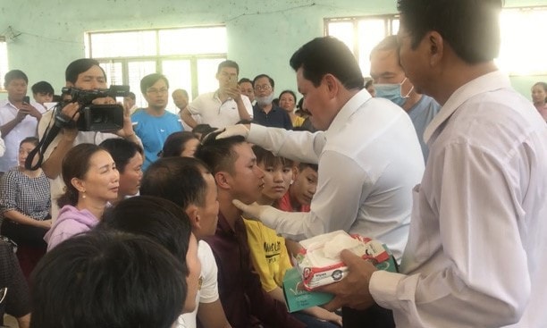 Ông Võ Hoàng Yên khám chữa bệnh tại huyện Bình Sơn, tỉnh Quảng Ngãi vào tháng 7/2020 Ảnh: NLĐ