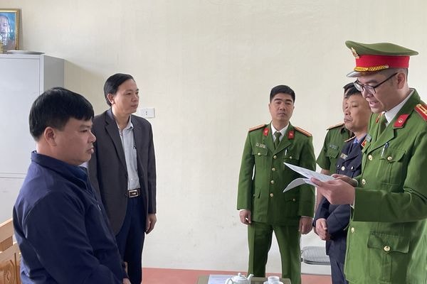 Ông Biên, nguyên Giám đốc văn phòng đăng ký quyền sử dụng đất huyện Ngọc Lặc. Ảnh: vietnamnet.vn