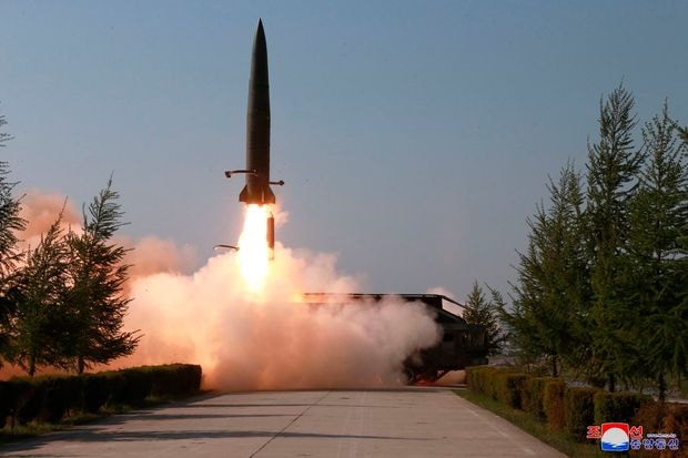Triều Tiên được cho là vừa thử tên lửa tầm ngắn - Ảnh: KCNA