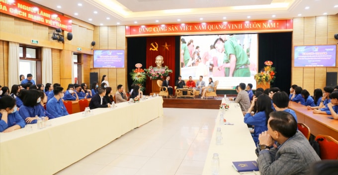 Toàn cảnh buổi giao lưu tọa đàm