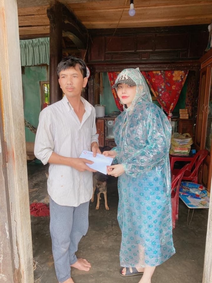 Phan Thuyền thường xuyên tham gia nhiều hoạt động thiện nguyện.
