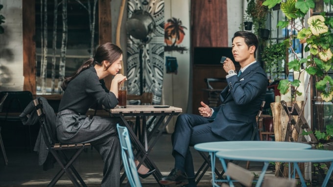 Mối quan hệ của cặp đôi chính tiến triển khá chậm chạp.