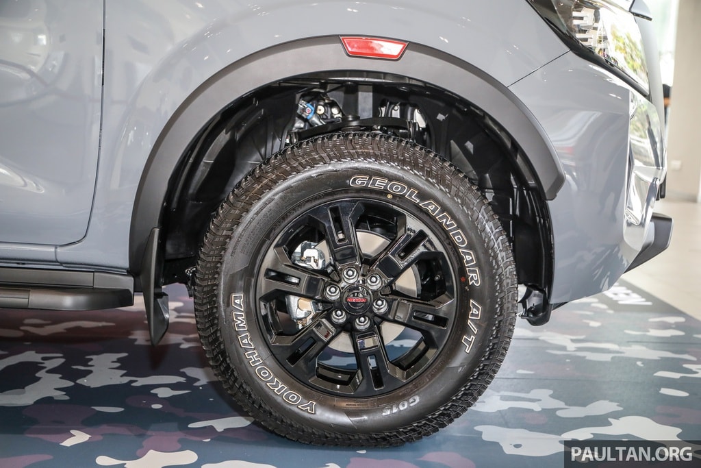 Xe bán tải Nissan Navara PRO-4X. Ảnh: Paultan