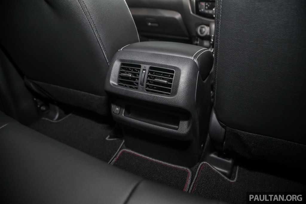 Xe bán tải Nissan Navara PRO-4X. Ảnh: Paultan