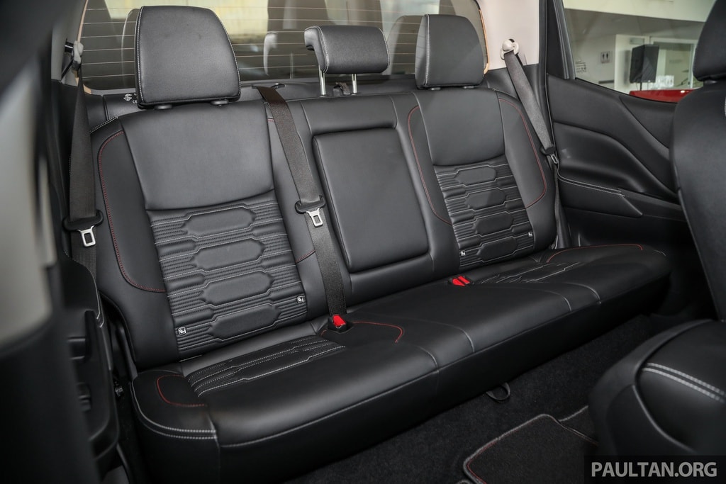 Xe bán tải Nissan Navara PRO-4X. Ảnh: Paultan
