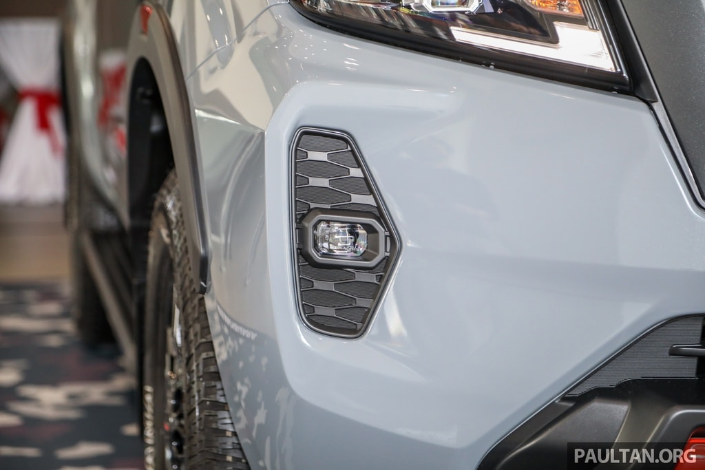 Xe bán tải Nissan Navara PRO-4X. Ảnh: Paultan