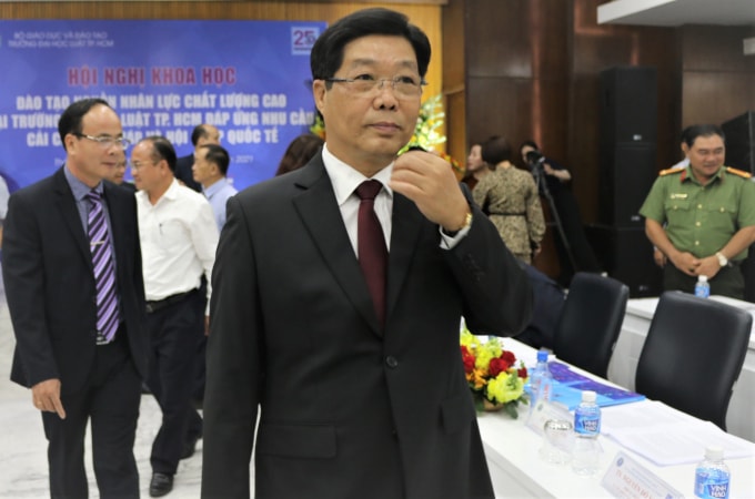 Quyền Hiệu trưởng PGS TS. Trần Hoàng Hải đánh giá cao những tham luận, cũng như các ý kiến đóng góp tại hội nghi cho định hướng phát triển của Trường ĐH Luật TP.HCM trong thời gian tới.