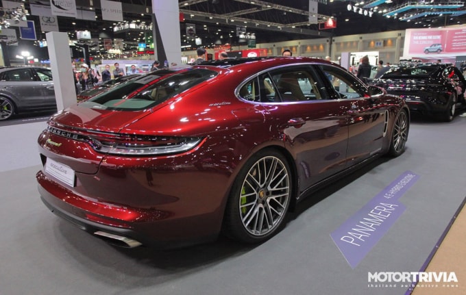 Xe điện Porsche Taycan bản đặc biệt ra mắt tại Triển lãm BIMS 2021. Ảnh: Motortrivia