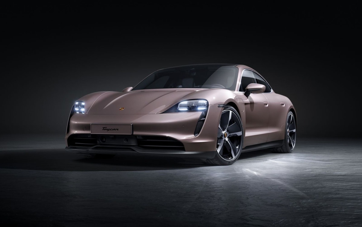 Xe điện Porsche Taycan bản đặc biệt ra mắt tại Triển lãm BIMS 2021. Ảnh: EVspecifications