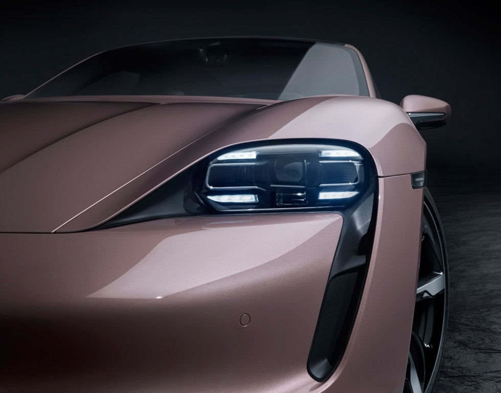 Xe điện Porsche Taycan bản đặc biệt ra mắt tại Triển lãm BIMS 2021. Ảnh: EVspecifications