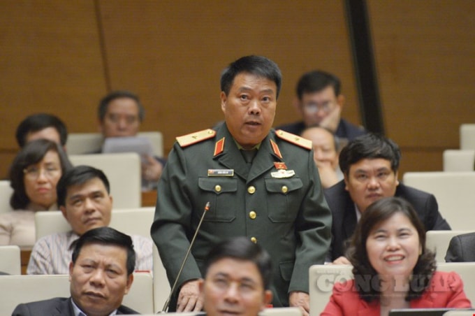 Đại biểu Quốc hội, Thiếu tướng Sùng Thìn Cò (đoàn Hà Giang).