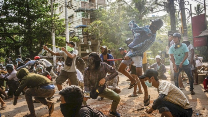 Những người biểu tình ở Myanmar. ảnh: GI