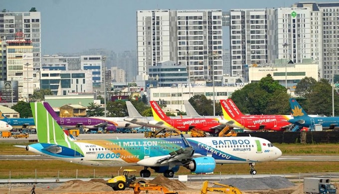 Các chuyến bay thương mại quốc tế sẽ dần được khôi phục.
