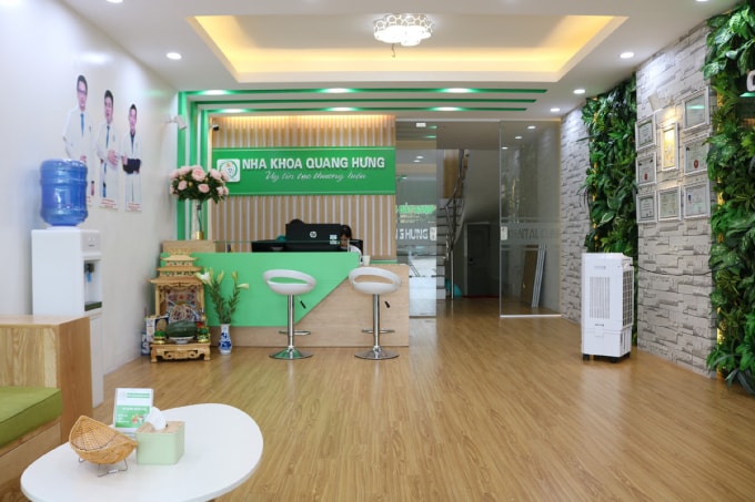 Khu vực sảnh đợi với thiết kế hiện đại, tiện nghi.